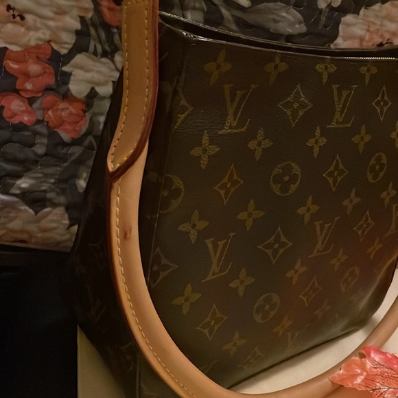 Beautiful ***Authentic ****Louis Vuitton Bag . Posh will authenticate *** - Picture 2 of 10